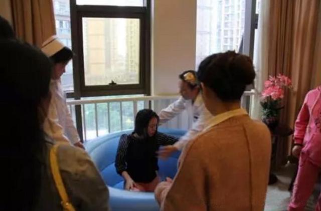 备受国外产妇青睐的水中分娩，国内女性为何不喜欢？原因在这里