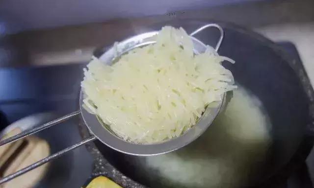 辅食：巧用芝士补钙新姿势，方法不对可能毁掉孩子一生