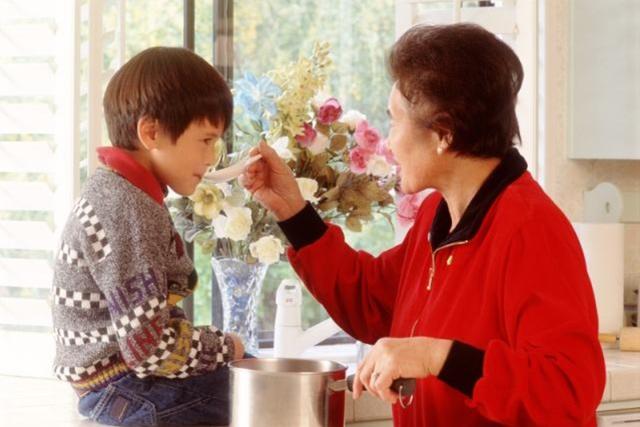 在孩子心里，姥姥和奶奶谁更重要？这3个孩子的想法很现实