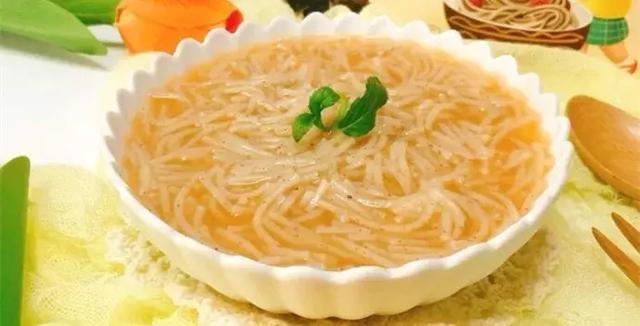 辅食：锻炼宝宝吞咽和咀嚼能力的关键期，可以这样做