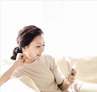 准妈妈爱玩手机，胎宝会怎样
