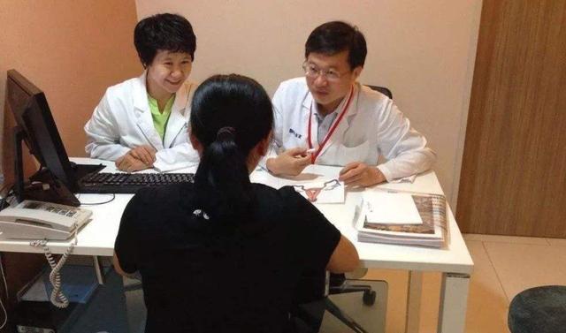 夫妻年近50还想生二胎，大宝会怎么想？这几个问题实在让人发愁