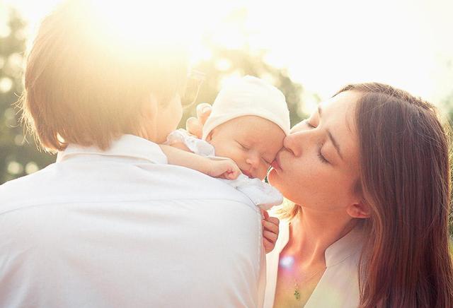 在这4个情况下不能亲宝宝，背后的原因你知道吗？