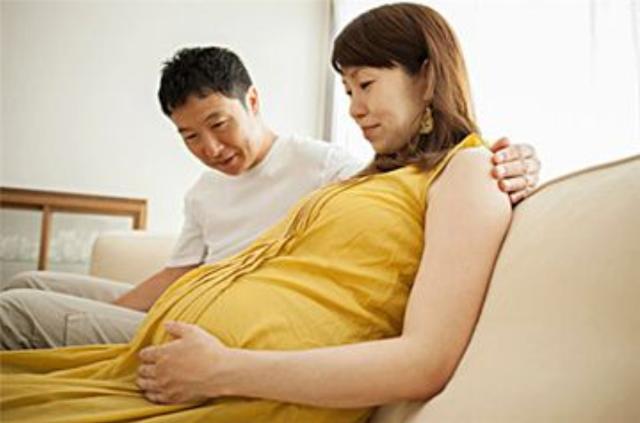 夫妻年近50还想生二胎，大宝会怎么想？这几个问题实在让人发愁