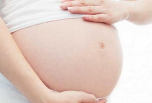 孕妈妈的肚子里两个胎儿，间隔一周出生，难道是孕妈外遇种下的因