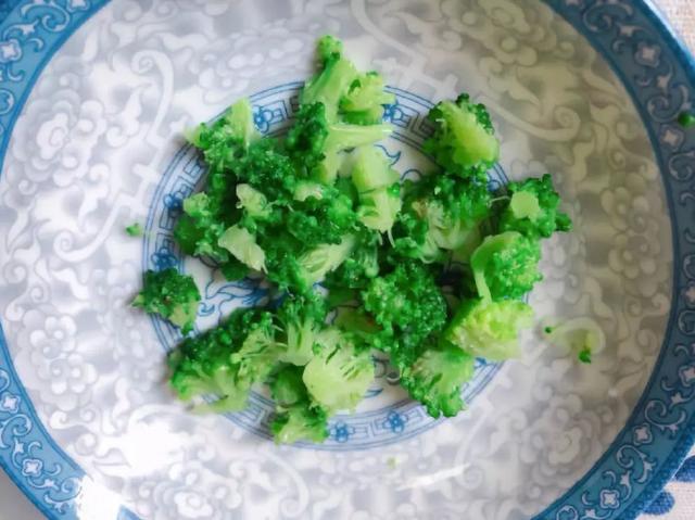 辅食：试试这道营养餐，智力元素DHA补起来