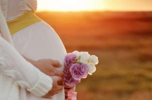 女人生孩子，先见红和先破水有什么不同？孕妈最好心里知道