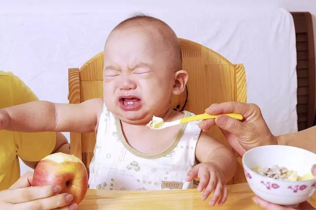 为什么妈妈一回家，孩子就不好带，还特别闹？