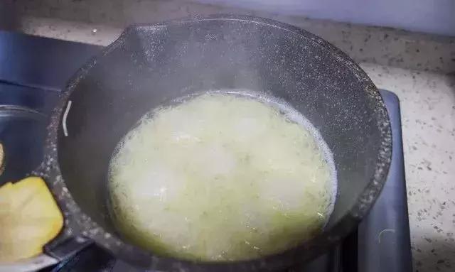 辅食：巧用芝士补钙新姿势，方法不对可能毁掉孩子一生