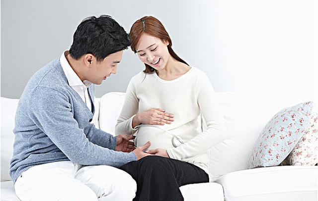 怀孕六个月孕肚突然变小，家人着急，送医院检查后，孕妈觉得害羞