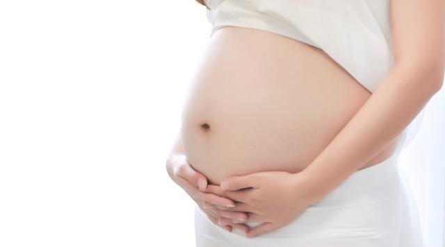 孕中期肋骨疼是怎么回事？医生给出了这样的回答