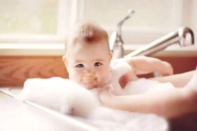 家长能不能给生病的孩子洗澡？