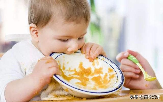 越喂饭反而越不会吃饭？可能是你的“放羊式”喂养坑了娃！