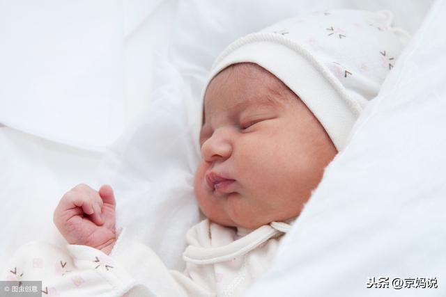 宝宝频繁吐奶呛奶，别只是傻傻的拍背了，这11招更管用！