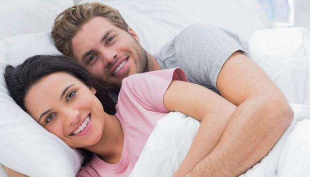 “妈，你在爸身上干啥？”孩他爹机智化解尴尬，看聪明的父母咋说