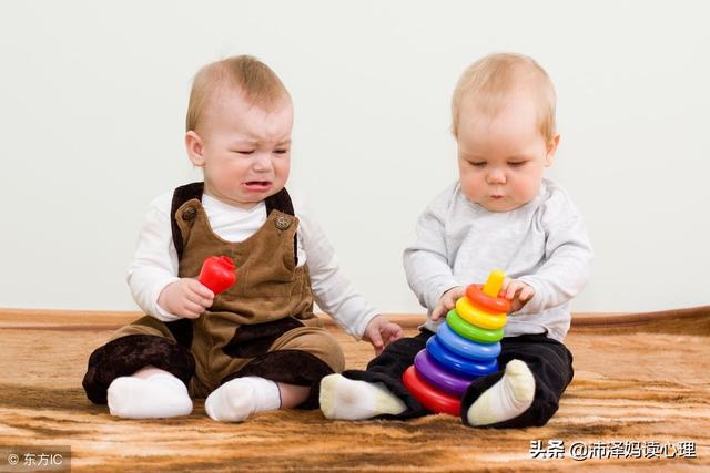 家里来了客人，孩子总是会故意大声尖叫，该怎么办