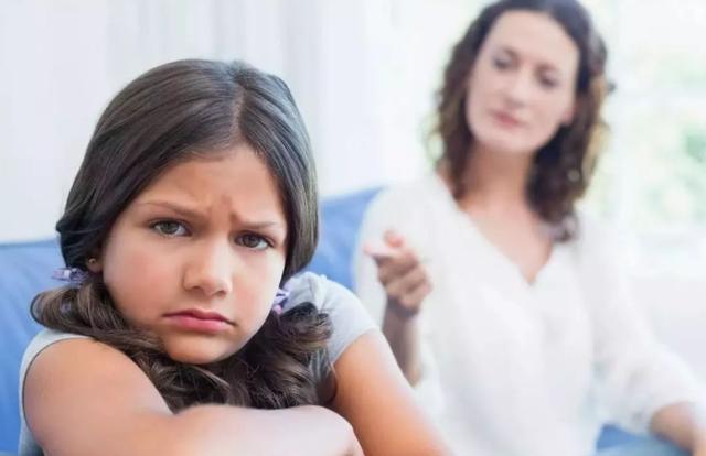 经常冲孩子吼叫的父母，总是在这一步“万劫不复”，父母优劣立现