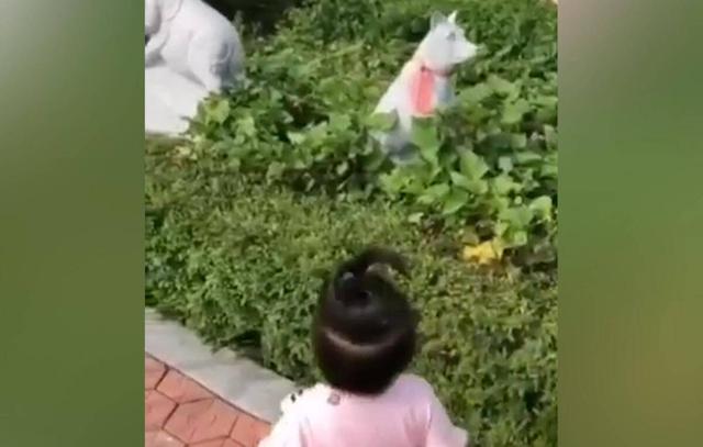 妈妈带孩子认识生肖，问到最后一个生肖，孩子的回答让妈妈笑岔气