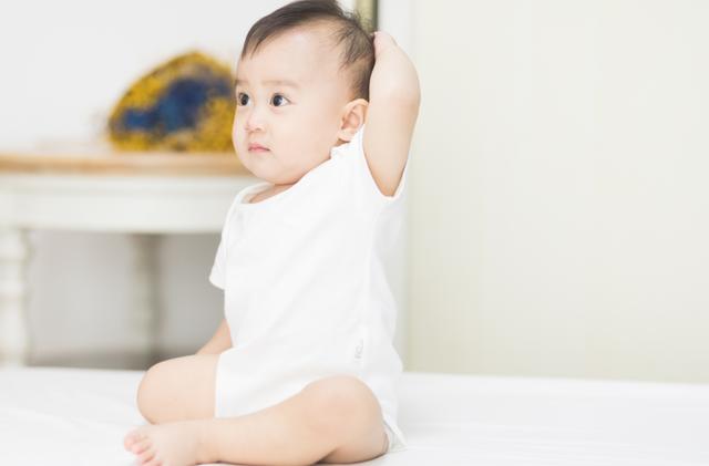 别以为宝宝的乳牙会掉，就忽略它们，宝宝牙齿护理很重要