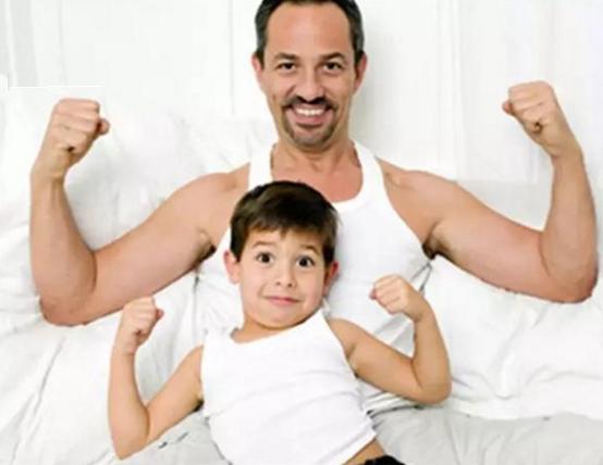 孩子身高受爸妈谁的影响更大，看完标准答案后，孩子矮了别怨对方