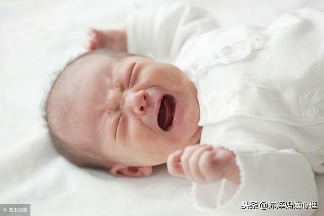 婴儿总哭闹是因为缺钙？找对原因才能让宝宝睡个安稳觉