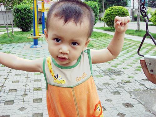 孩子肠胃不好，奶奶每天只给他喝粥吃面条，半年后身体出了问题