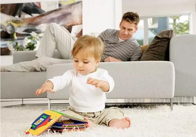 孩子身高受爸妈谁的影响更大，看完标准答案后，孩子矮了别怨对方