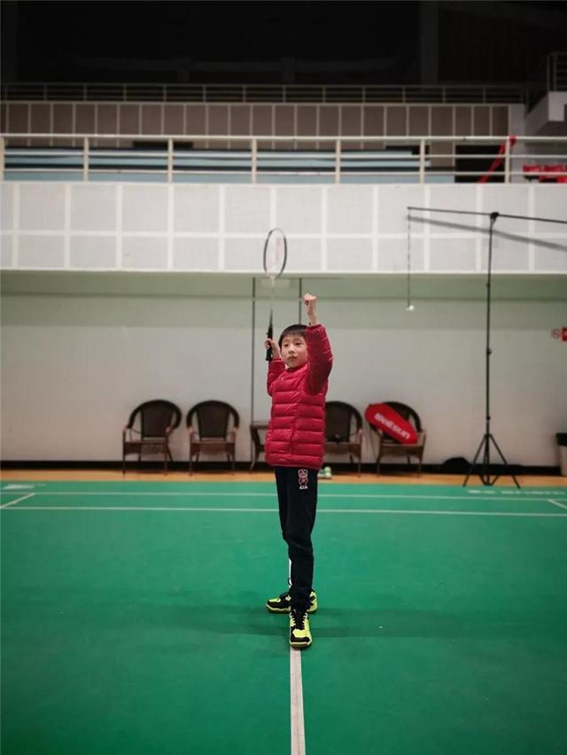 羽毛球如何挥拍？只需5步，青少年羽毛球训练在线课堂教给你