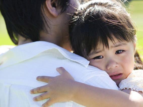 女儿在幼儿园午睡，老师发来一段视频，妈妈看完瞬间泣不成声