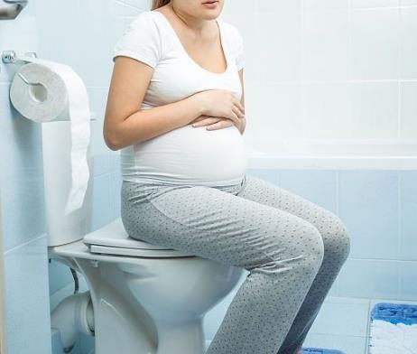 怀孕后，孕妈经常便秘多半是因为4个原因，早知道早预防