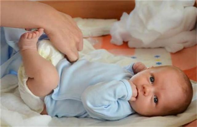 记住宝宝神经发育的这9个标志，多加留意，若总不出现快去医院
