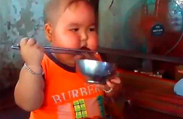 “能吃是福”是假的？3岁男童因太能吃，被幼儿园劝退！