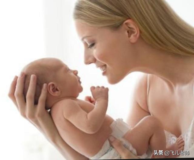 新生儿睡觉抖动、爱用劲、哼唧，原来是这么回事！（新手妈妈必备）