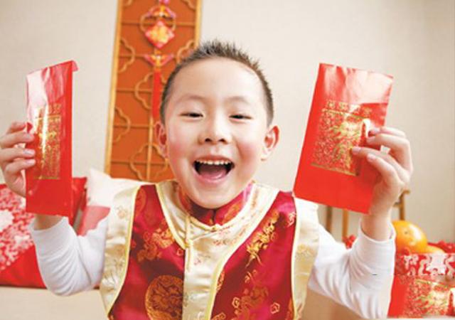 压岁钱该不该交给孩子？宝妈们有这4种观点，你站哪一个？
