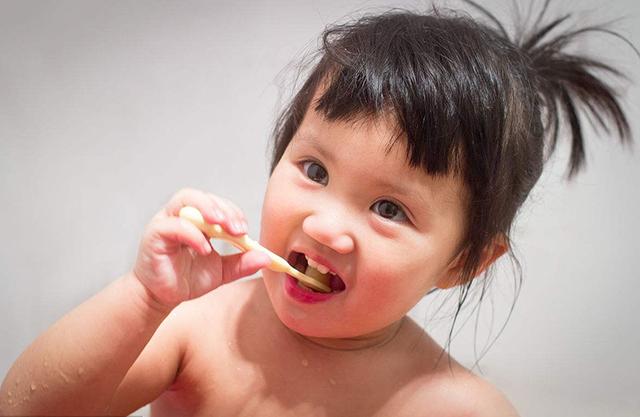 孩子从好牙到龋齿仅需要一年,这4种做法,宝妈可别再有了