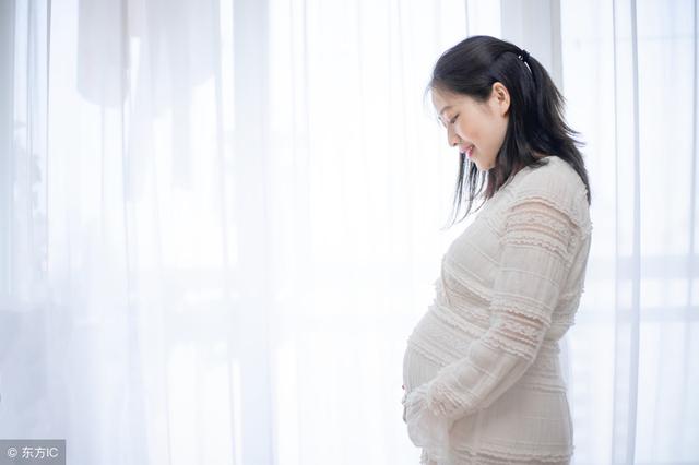 怀孕妈妈睡觉，肚子里的宝宝也会跟着睡觉吗？其实他们在做这些事