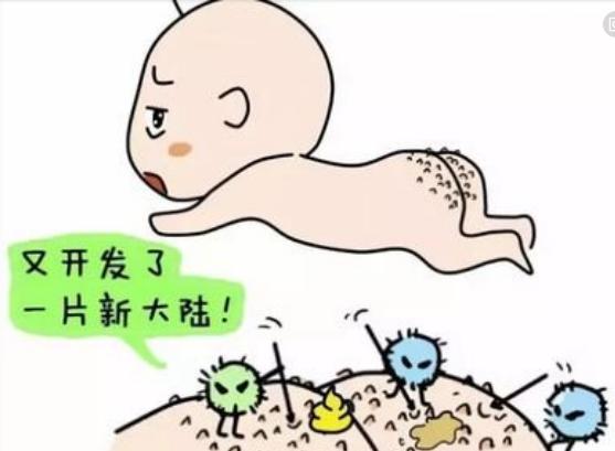 宝宝的尿布为什么有一圈浅红色的尿迹？