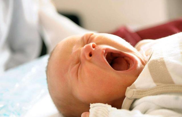 新生儿长得不好看？别着急，这是宝宝健康的表现哦