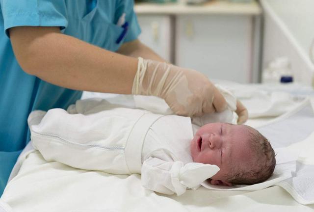 新生儿长得不好看？别着急，这是宝宝健康的表现哦