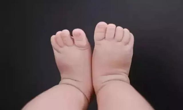 想让宝宝更聪明?2岁前别忘了多摸摸这个“部位”