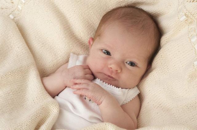 三月抬头，四月翻身：宝宝发育的“里程碑”，家长们可要记住了哦