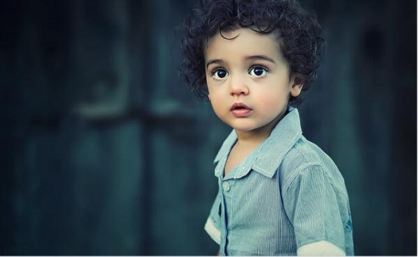 长大后胆怯自卑的孩子，大多与这三种家庭有关，现在改还来得及