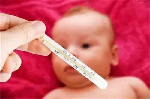 孩子发烧时，这件事情比温度更重要！请不要再拿儿童的发烧说事了