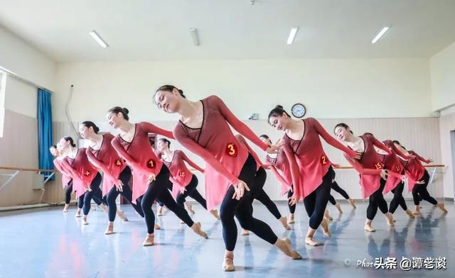 学舞蹈，千万别练成杂技了！