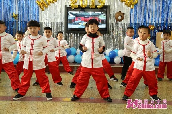 家园同乐庆元旦 载歌载舞共联欢