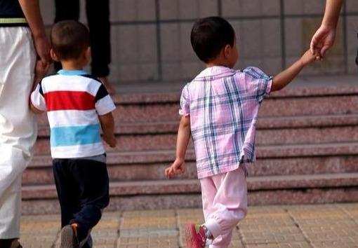 这3种父母，你做的越多，孩子离你越远，长大后还会怪你！