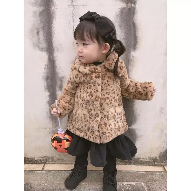 日本1岁小女孩的每日穿搭走红ins，太太太萌啦！让人想偷偷抱走……