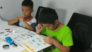 除了昂贵的兴趣班，还有什么能够充实孩子的假期？亲试1年，这套STEM盒子仍是我的不二推荐