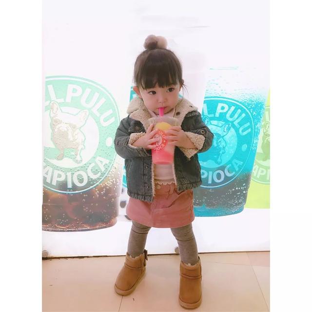 日本1岁小女孩的每日穿搭走红ins，太太太萌啦！让人想偷偷抱走……