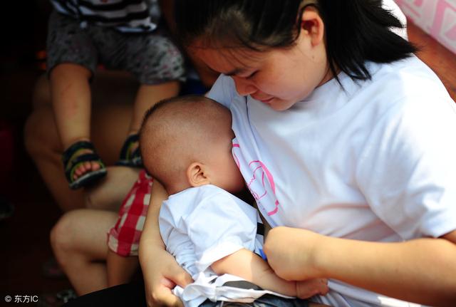 辟谣，母乳六个月没营养？喂到二岁最好，喝母乳不仅为了营养